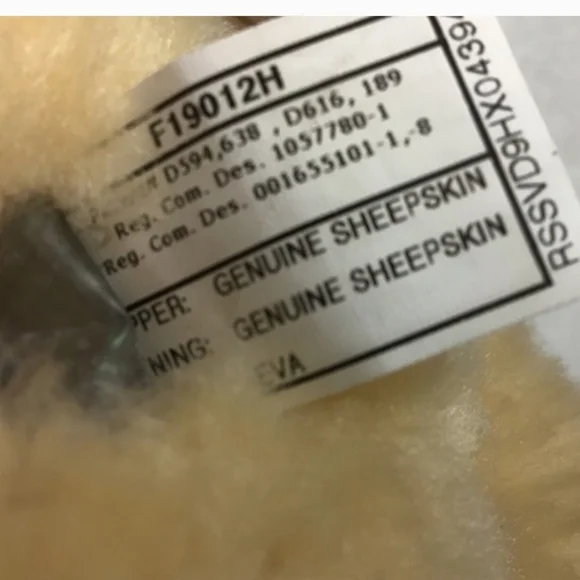 Ugg Bailey 3 Button Tall Boots Tripple Buttons Boot Sheepskin Shearling 8 Uggs - Picture 6 of 9